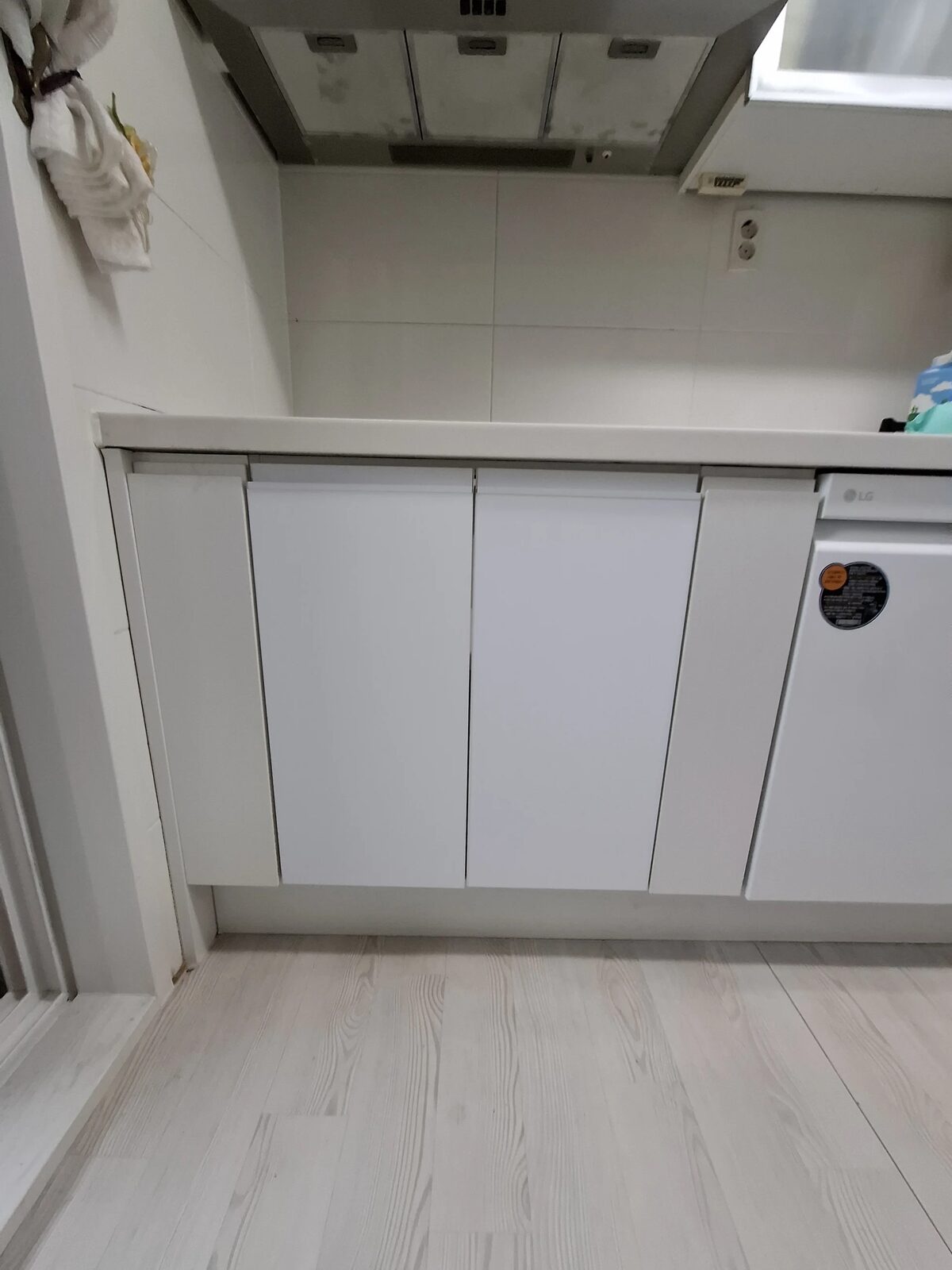 시공 후 - 잠실 가스오븐레인지 철거 후 하부장 맞춤 수납장 설치 집사패스트